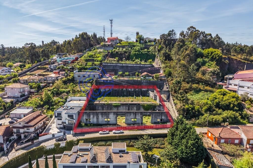 Terreno em São Pedro Cova para Construção