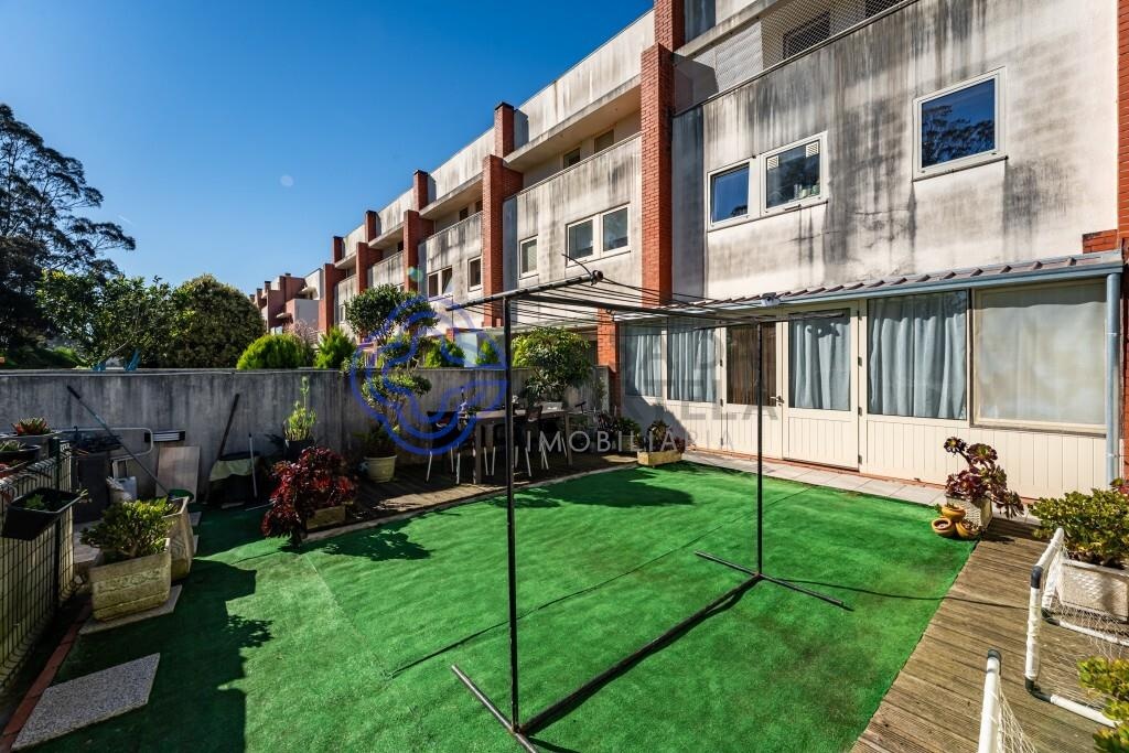Apartamento T2+1 com terraço em Lavra perto ao mar