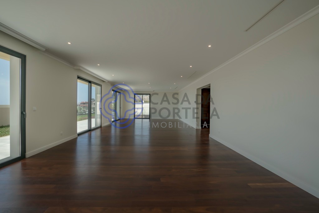 Moradia T3 NOVA com Piscina e Vista Mar | Funchal * zona da "Casa Branca"