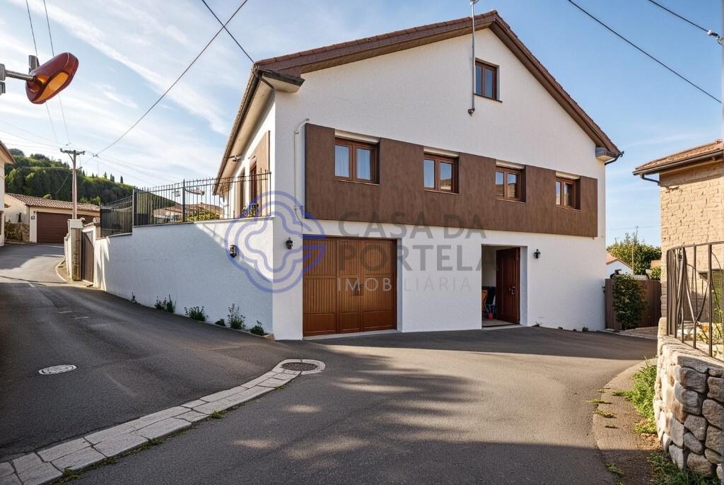 Moradia em Coura, Armamar e terreno